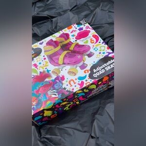 Dreamworks trolls trollstopia Adjustable Quad Skates for Kids - Pink